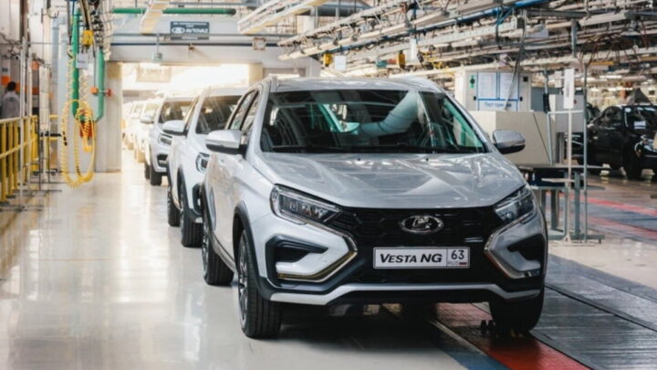 АвтоВАЗ увеличил скидку при покупке автомобиля Lada Vesta до 200 тыс. рублей