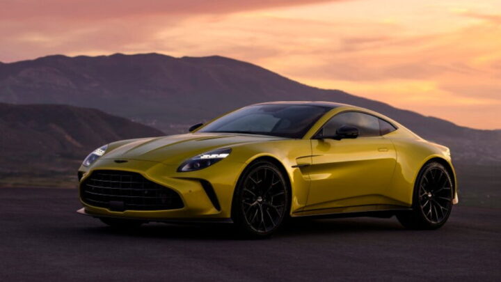 Компания Aston Martin представила обновленное купе Vantage