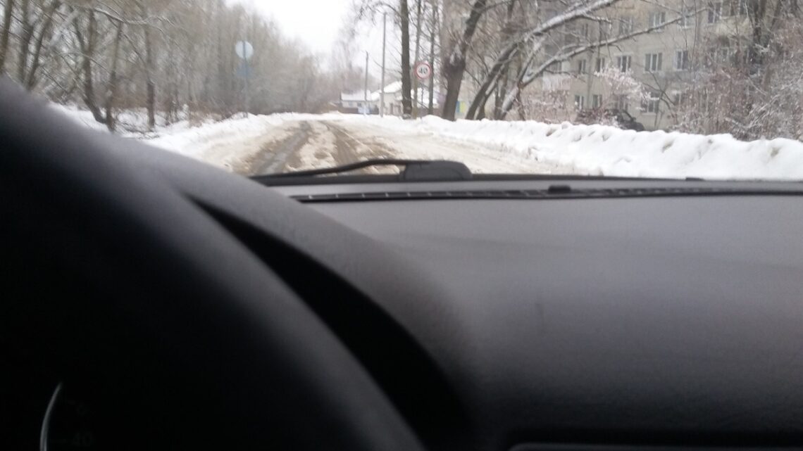 Российским водителям назвали пять опасных ошибок при обгоне автомобиля на трассе